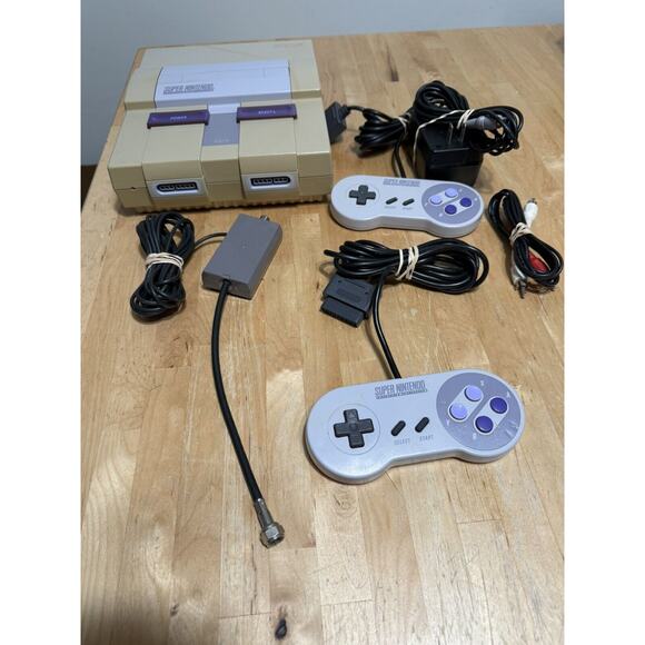 Super Nintendo Entertainment System Bundle: Console, Cords and